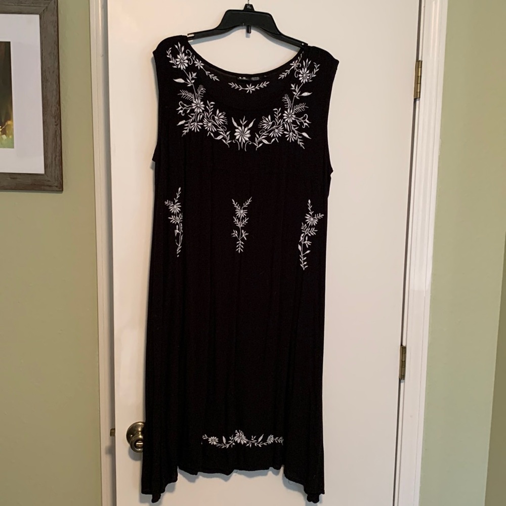 Black sleeveless sundress
